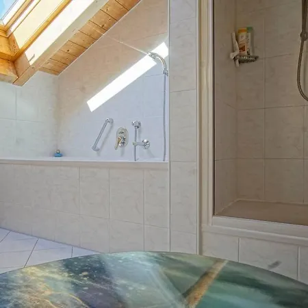 דירה Luxury Living Near Weissensee +balcony +netflix *