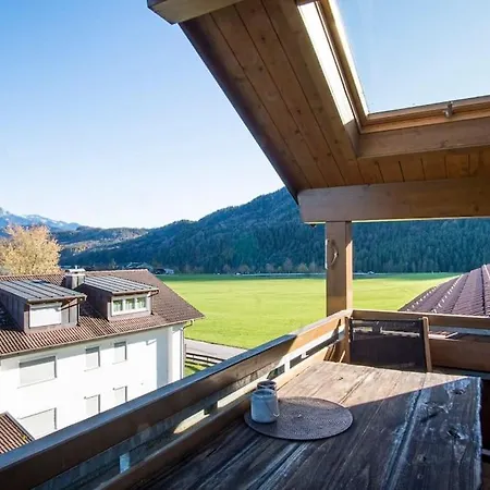 Luxury Living Near Weissensee +balcony +netflix Appartement *